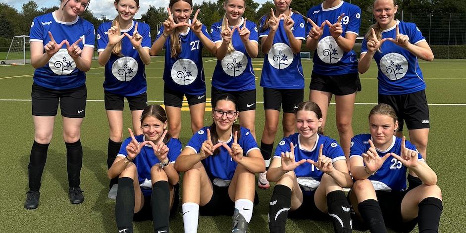 Mannschaftsfoto der Fußballerinnen WK II